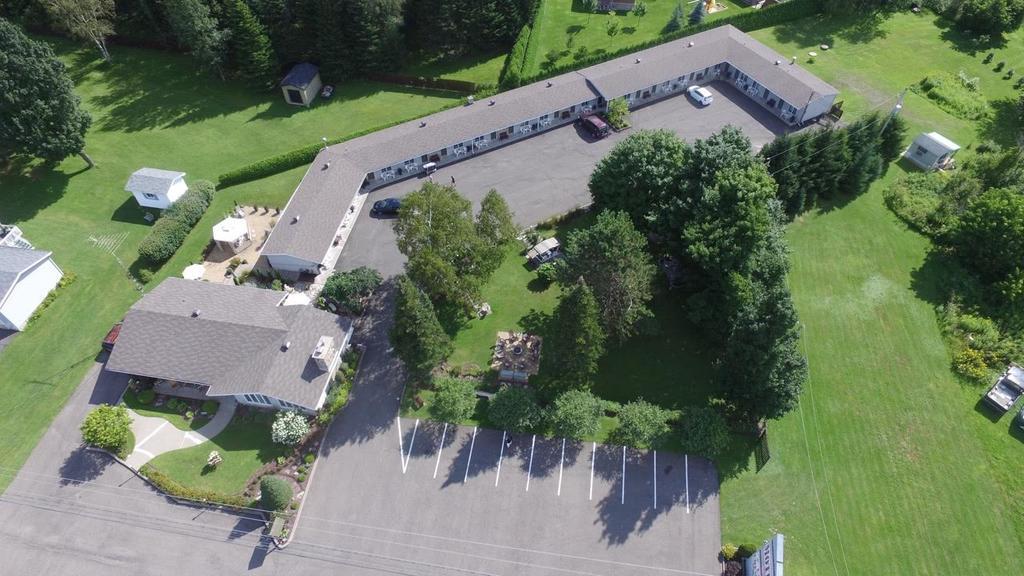 Motel La Cheminee Saint-Jerome Eksteriør billede