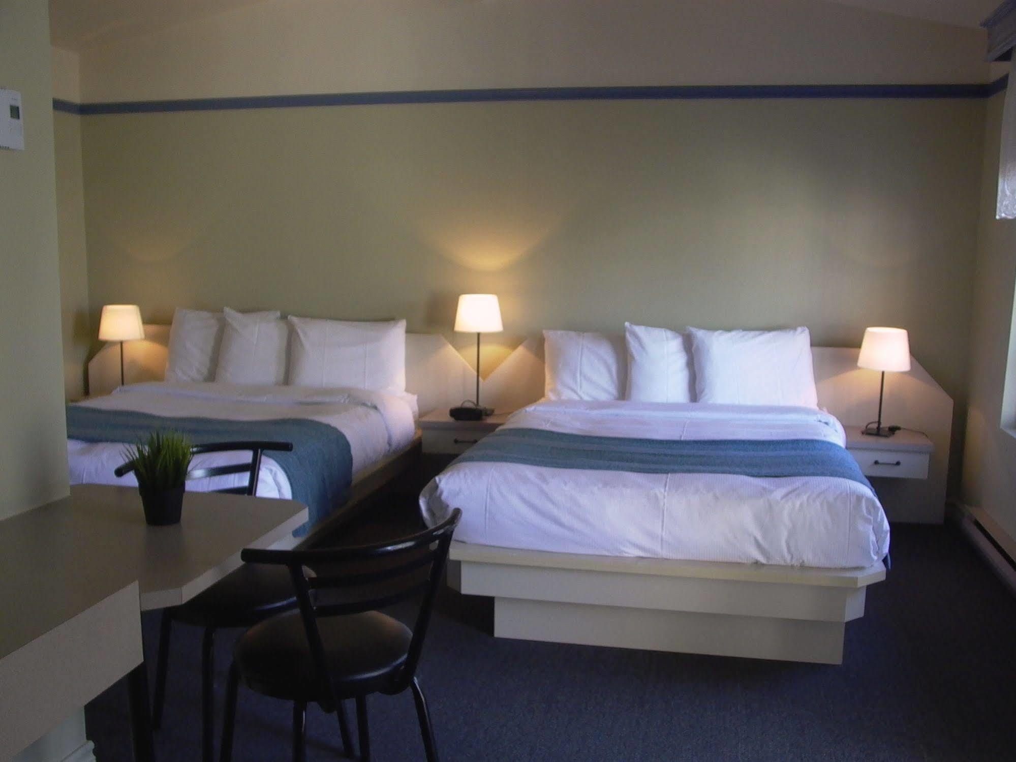 Motel La Cheminee Saint-Jerome Eksteriør billede