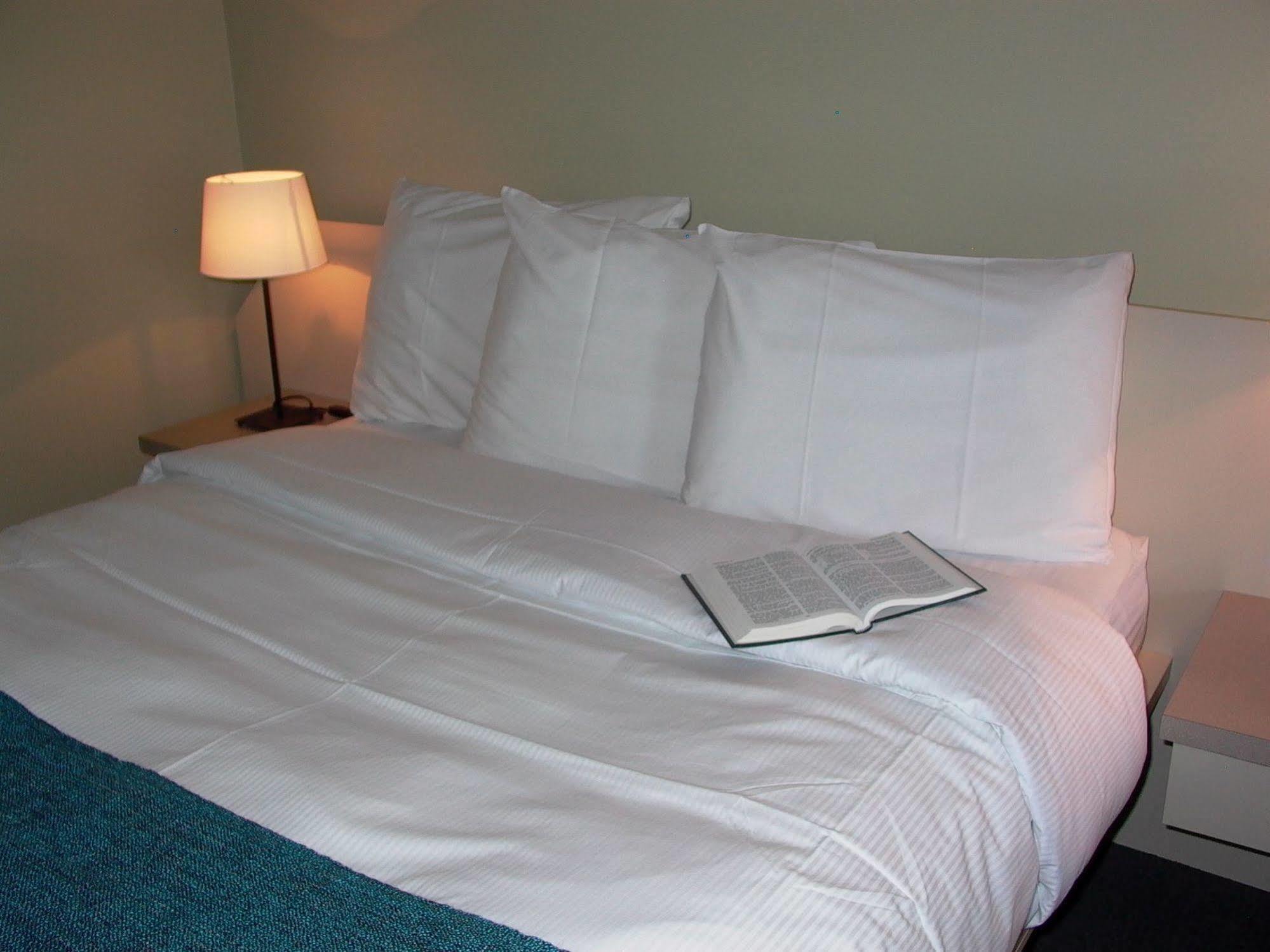 Motel La Cheminee Saint-Jerome Eksteriør billede