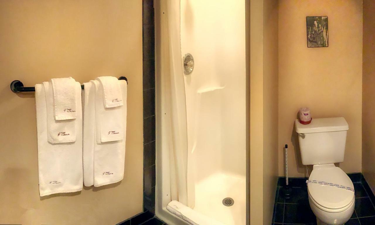 Motel La Cheminee Saint-Jerome Eksteriør billede